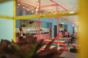 Desayuno buffet diario (EUR 17 por persona)