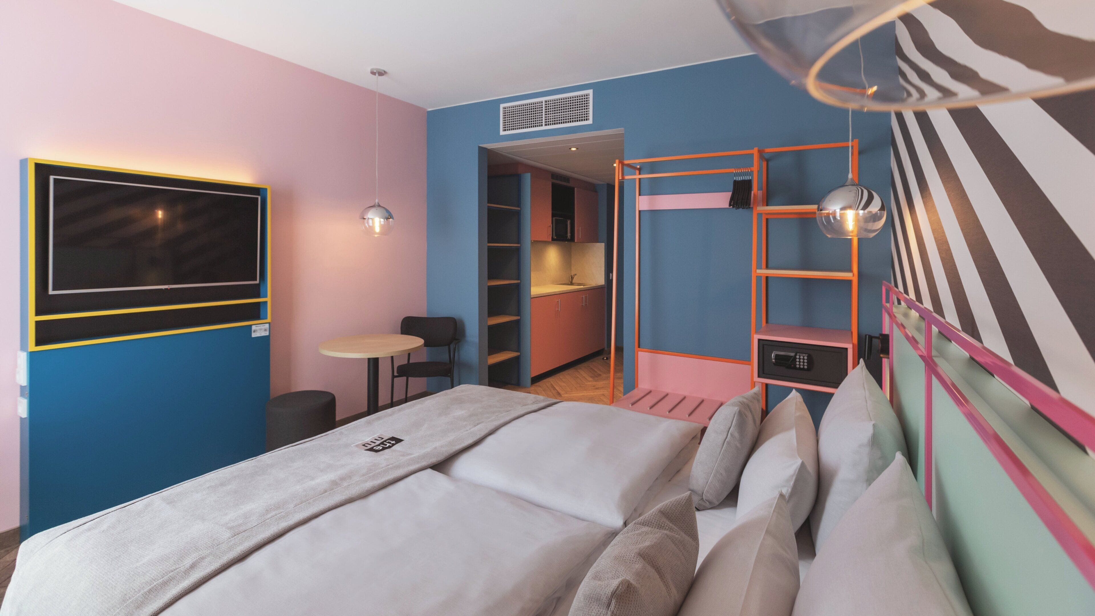 Premium Room, 1 Queen Bed, Kitchenette