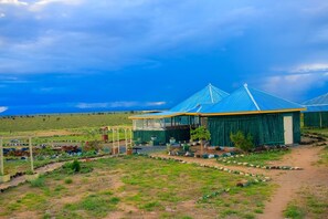 Cabin | Property grounds - Amanya 1 -bed King Lion Tent (Amboseli)