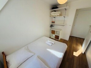 2 bedrooms