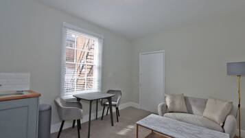 Executive Suite, Ensuite, Courtyard View | Lounge