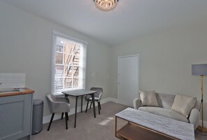 Suite executiva, amb bany privat, vistes al pati | Lounge
