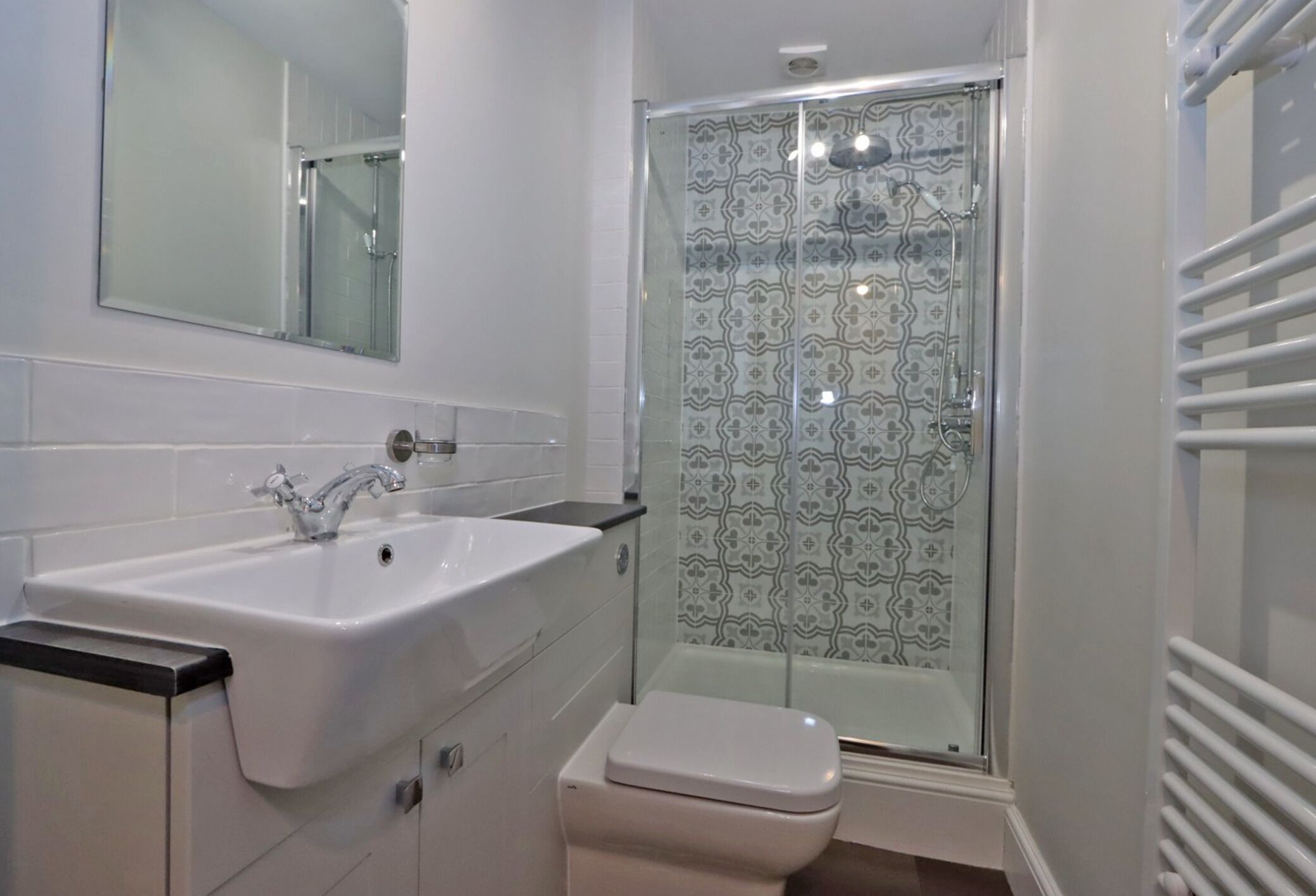 executive suite, ensuite, courtyard view | bathroom