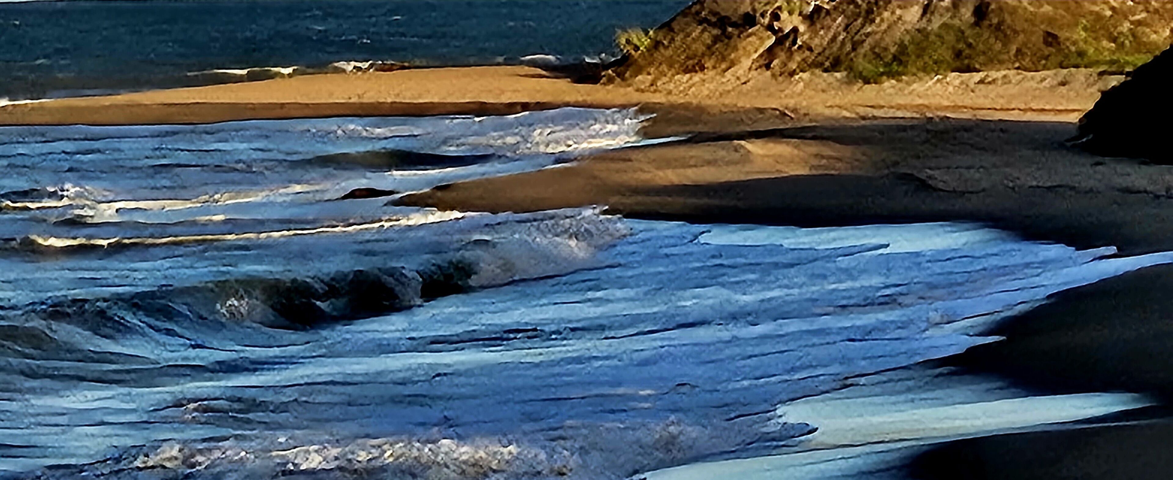 Beach nearby, sun loungers
