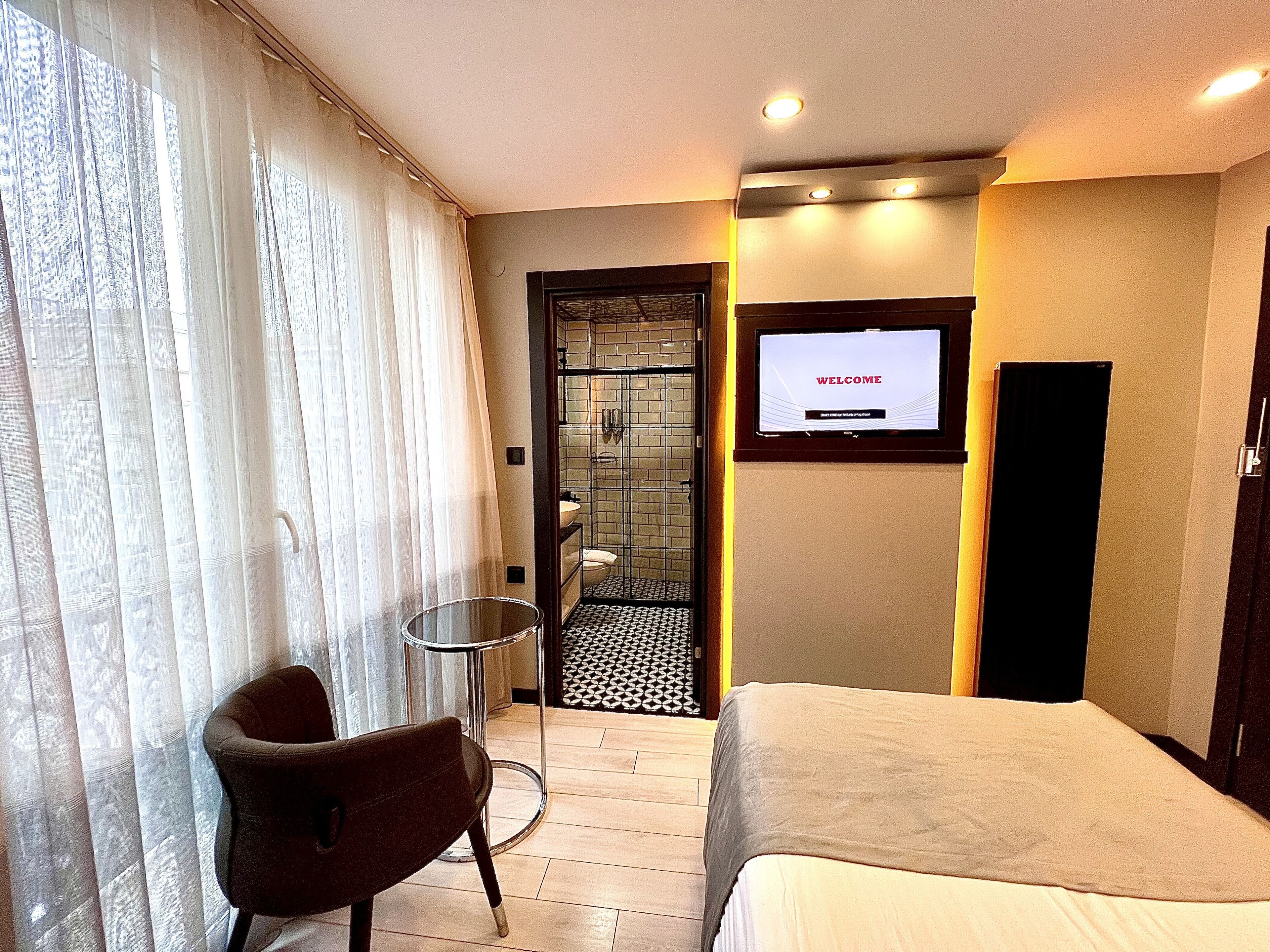 Photo - White Corner Hotel