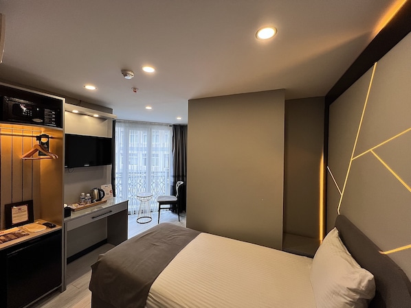 Egyptian cotton sheets, premium bedding, Tempur-Pedic beds, minibar