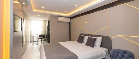 Deluxe tweepersoonskamer | Lakens van Egyptisch katoen, luxe beddengoed, Tempur Pedic-bedden