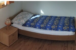 3 bedrooms, WiFi, bed sheets