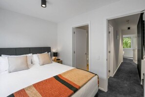 2 bedrooms, desk, iron/ironing board, travel cot