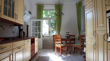 Kühlschrank, Ofen, Herdplatte, Geschirrspüler