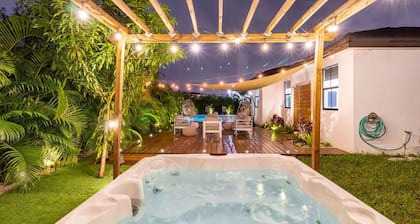 Tropical Villa w/Jacuzzi+Chill Terrace & Billiards