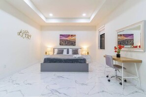 5 室のベッドルーム、アイロン / アイロン台、旅行用ベビーベッド、WiFi (無料)