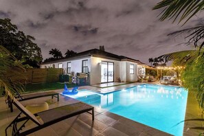 屋外プール、温水プール