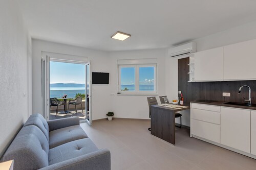 Luxury Apartment Podgora