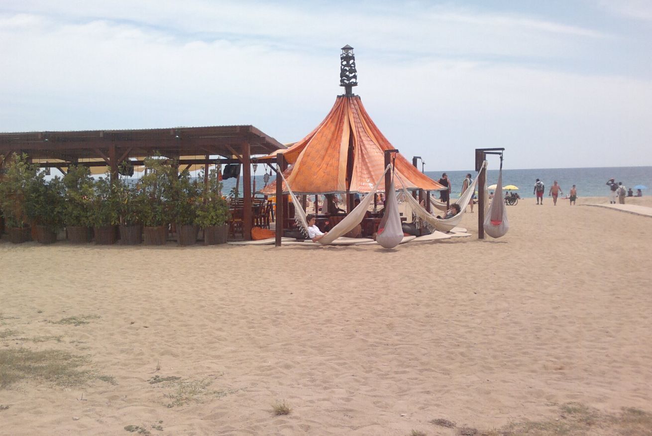 Ubicación cercana a la playa y toallas de playa