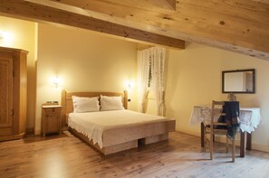 1 bedroom, iron/ironing board, free WiFi, bed sheets - Charming apartment Trentino Italy (Brez)