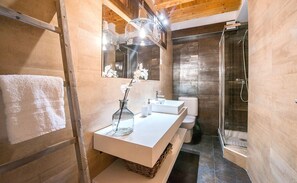 ヘアドライヤー、タオル