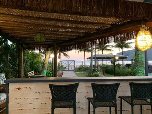 Poolbar
