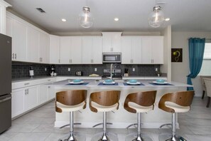 Fridge, microwave, oven, stovetop - Vacation Home of your Dreams, 6 Bed 5 Bath Private Pool House, 1023ft Lazy River (Davenport)