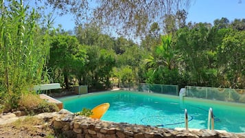 Piscina all'aperto, una piscina riscaldata