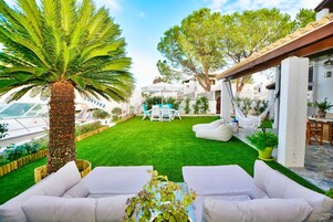 Villa | Outdoor dining