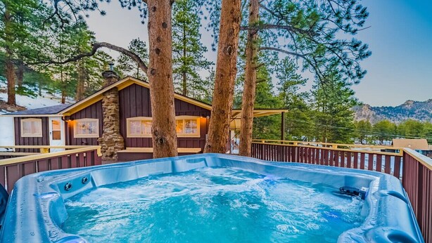 Bañera de hidromasaje al aire libre
