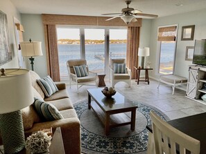 Smart TV, DVD player