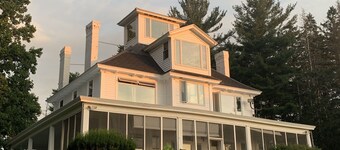 Fall Foliage Heaven: Hudson River's Stunning Views Offers Peace & Small Events