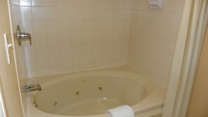 Bathroom - PB 1Ema 0521 (Lincoln)