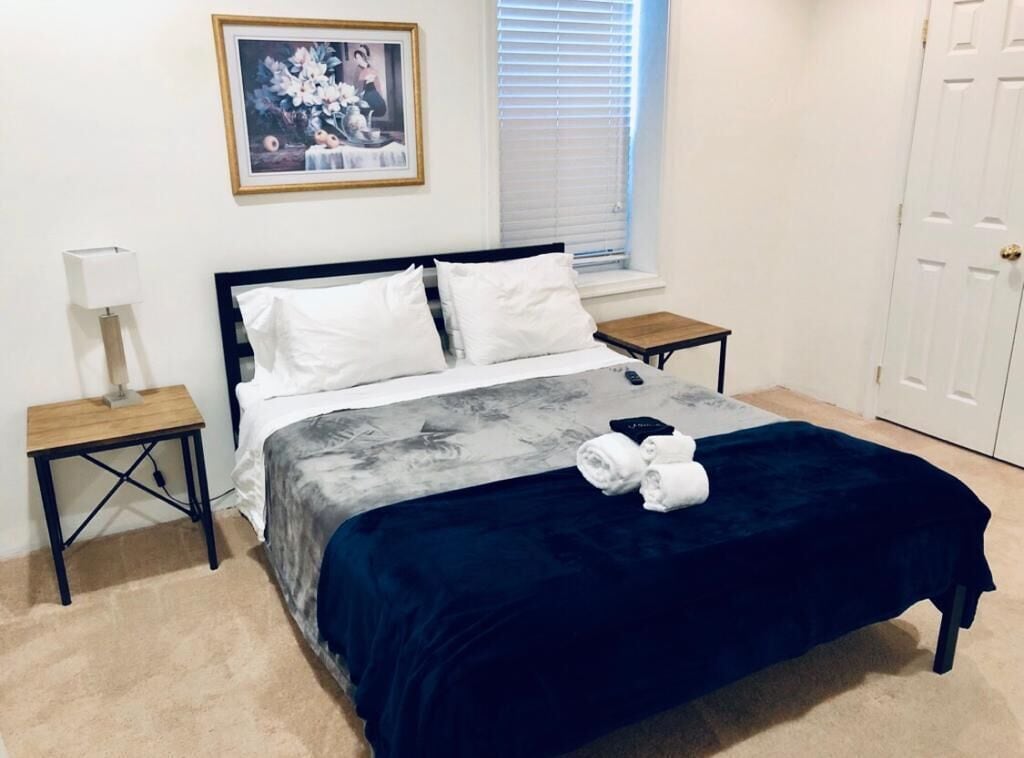 Monroe Room #3