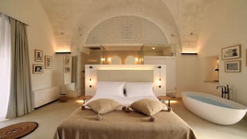 1 bedroom, Frette Italian sheets, premium bedding, down comforters