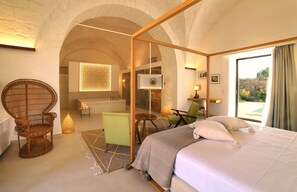 Premium Suite, Private Pool (and Spa area) | Frette Italian sheets, premium bedding, down comforters - Masseria Corte degli Aromi (Palmariggi)