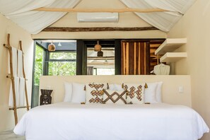 客房內保險箱、遮光布/窗簾、熨斗/熨衣板、免費無線上網