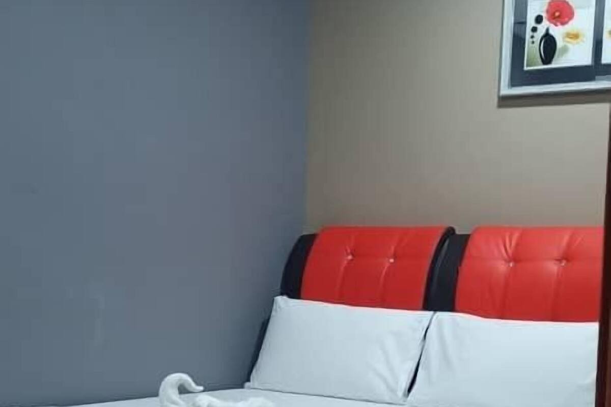 Basic Double Room | Free WiFi, bed sheets