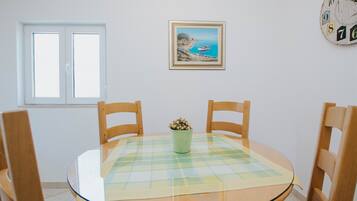 Căn hộ, 2 giường cỡ queen | Bếp riêng | Tủ lạnh, lò nướng, bếp nấu, dụng cụ pha cà phê/trà