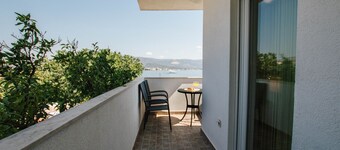 Spacious apt With big Patio,terrace&great sea View