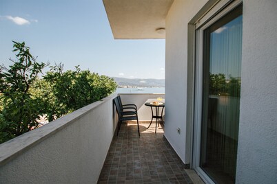 Spacious apt With big Patio,terrace&great sea View