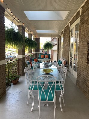 Outdoor dining - Elegant Craftsman home on Rock Creek Park Golf Course! (Washington)