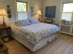 6 bedrooms, desk, iron/ironing board, free WiFi - Elegant Craftsman home on Rock Creek Park Golf Course! (Washington)