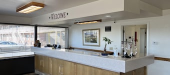 Days Inn by Wyndham Lake Point