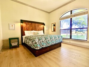 7 bedrooms, desk, travel crib, free WiFi