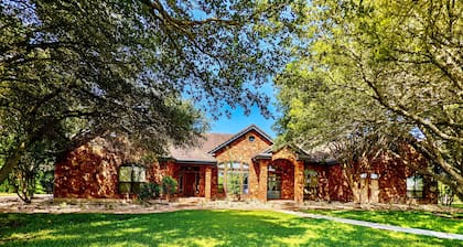 Waterfront Luxury Home on 5 Acres.
Sleeps 22. Beds: 5 king, 4 queen, 4 twin XL