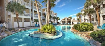 Luxurious Townhome Overlooking Tropical Pool