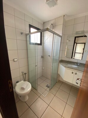 Bruser, brusehoved med spredningseffekt, designertoiletartikler