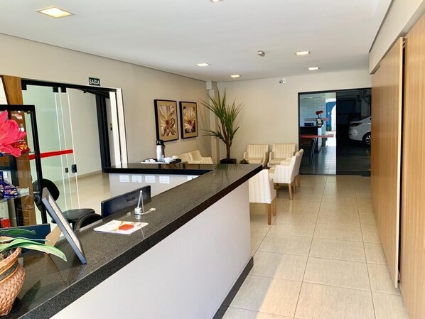 Lobby - Hotel Flat Alameda (Aracatuba)