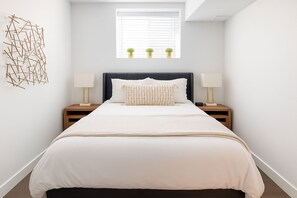 2 Schlafzimmer, Schreibtisch, Bügeleisen/Bügelbrett, kostenloses WLAN