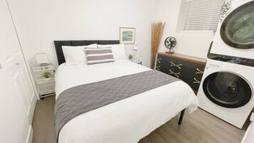 2 habitaciones, escritorio, tabla de planchar con plancha y wifi gratis