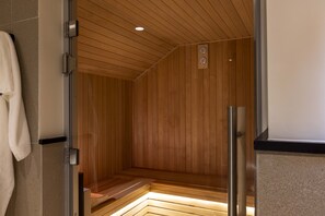 Sauna, steam room