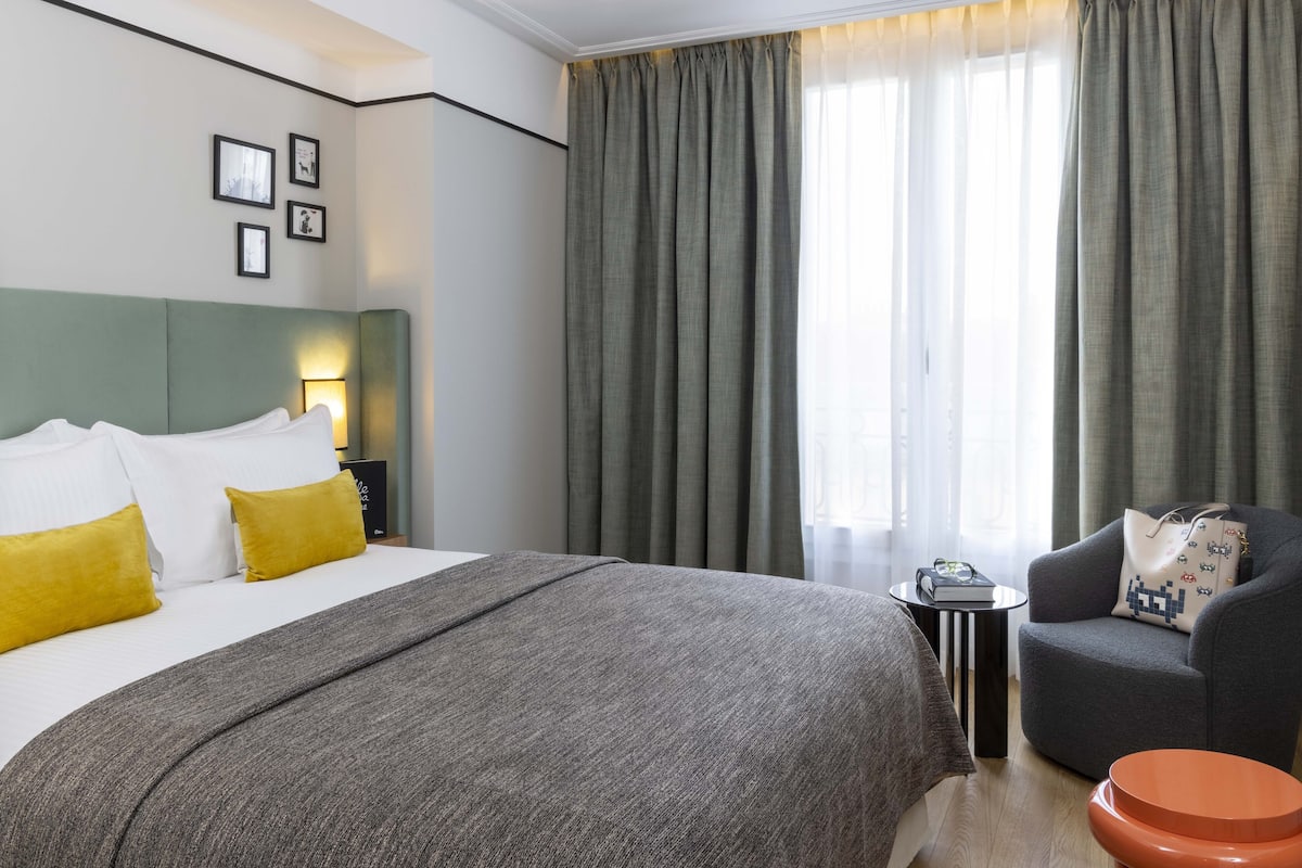 Executive Room | Premium bedding, pillow-top beds, minibar, in-room safe
