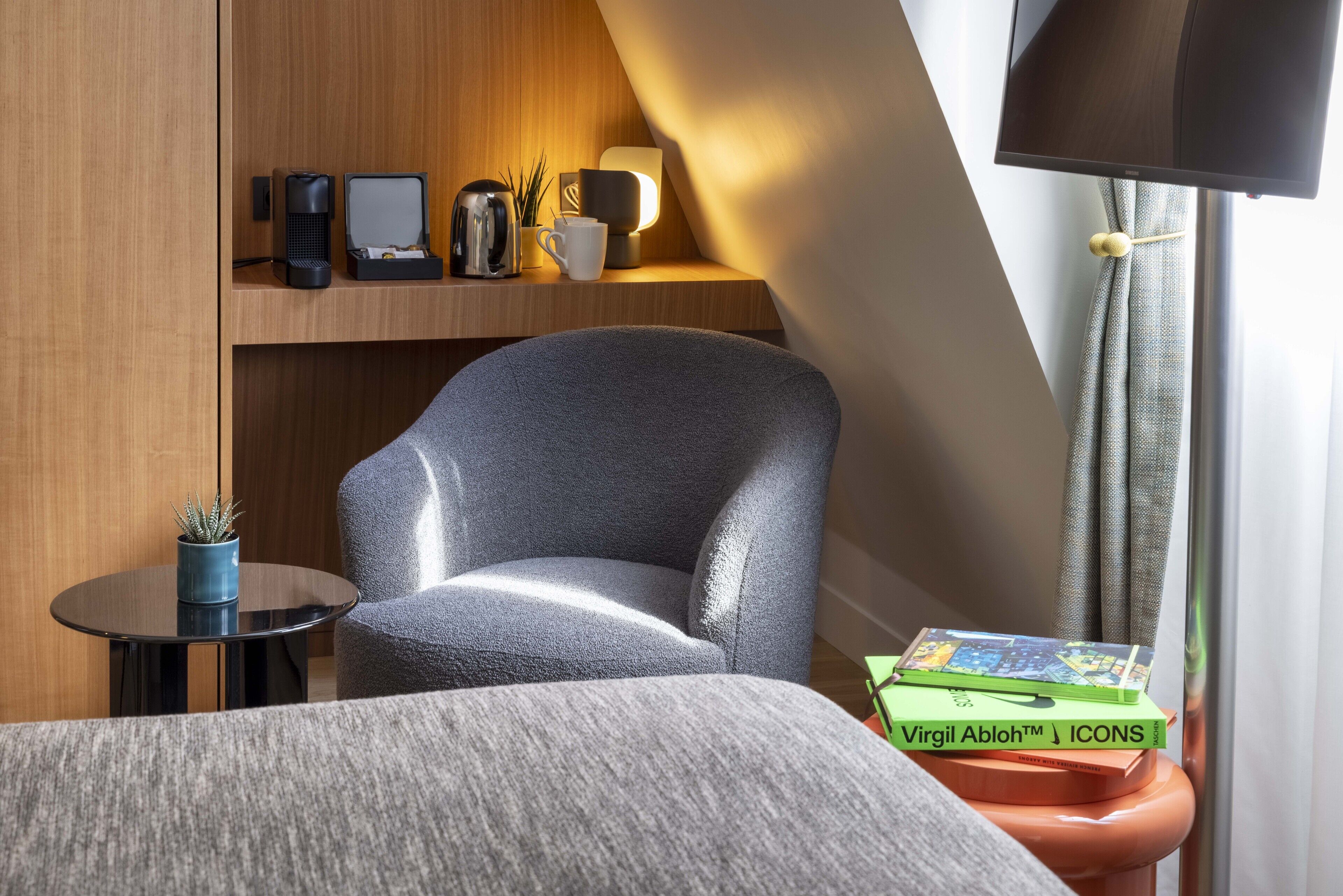 deluxe room | premium bedding, pillow-top beds, minibar, in-room safe